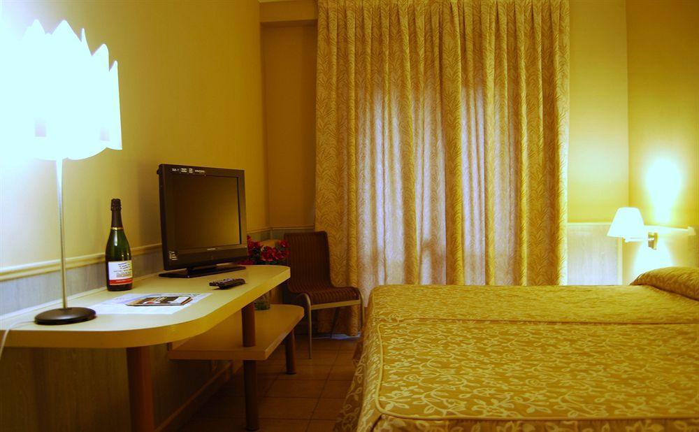 Hotel Rio Arga Zaragoza Eksteriør billede